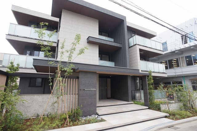 【外観】 | ヴィステリオ | 品格漂う建物外観です