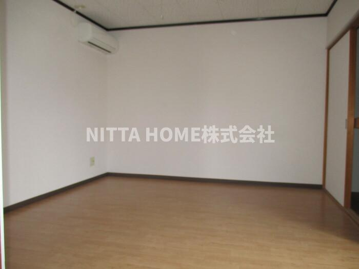 福知山市字堀のアパートの内装|６帖の洋室です◎