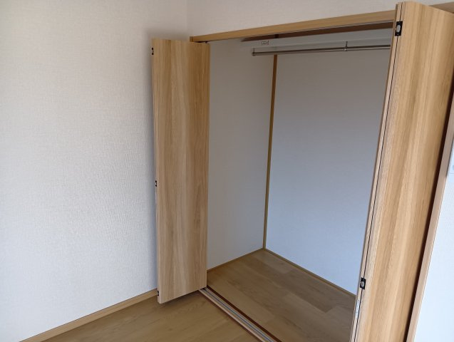ルミナス若狭　２棟の収納