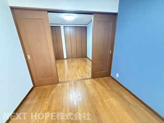 【洋室】 | 尼崎市東本町4丁目中古戸建　リフォーム済 | 2階洋室に間です♪リフォーム済みで即ご入居していただけます！！ぜひ現地でご覧ください！お気軽にネクストホープ不動産までお問い合わせを！！