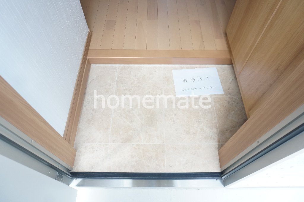 ルラーシュ渡鹿の玄関