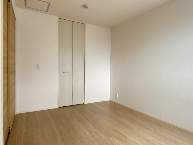 エクセレント曙川東2の洋室
