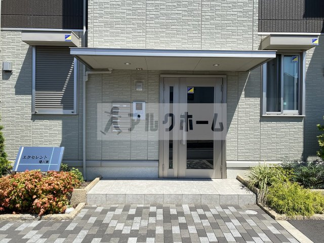 エクセレント曙川東2のエントランス
