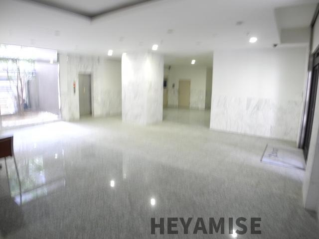 リファレンス浜町のエントランス