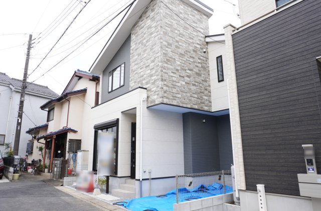 草加市苗塚町 新築分譲住宅の外観