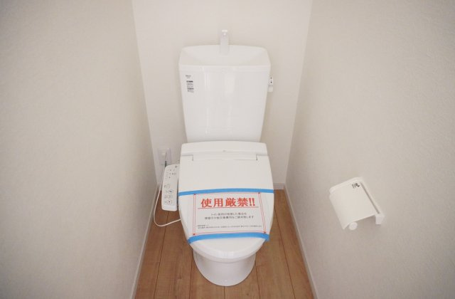 草加市苗塚町 新築分譲住宅のトイレ|2階