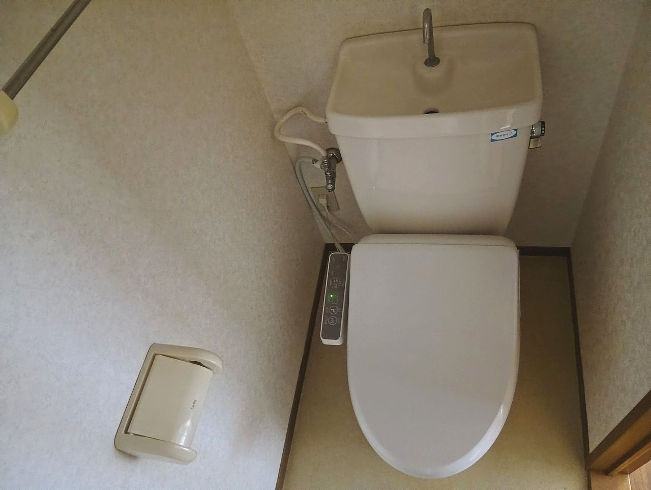 ファミール・ド・鹿児 B棟のトイレ|ゆったりとした空間のトイレです