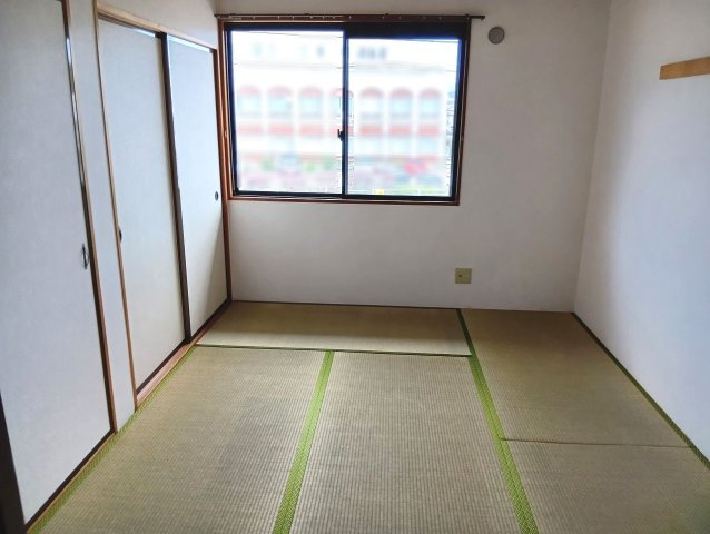 ファミール・ド・鹿児 B棟の和室|柔らかい畳が心地よい和室