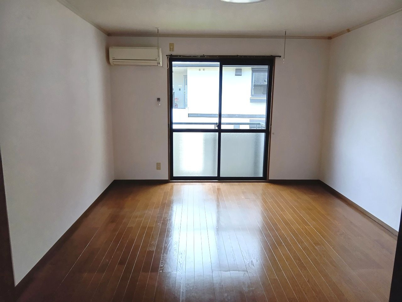 ファミール・ド・鹿児 B棟の洋室|広々とした洋室です