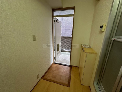 【玄関】 | メゾンいずみ