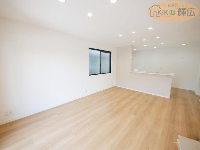 加古川市別府町新野辺　中古戸建の居間・リビング