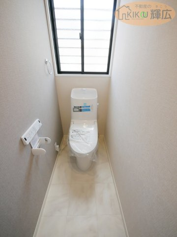 加古川市別府町新野辺　中古戸建のトイレ