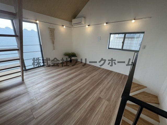 武蔵野市吉祥寺北町３丁目のテラスの居間・リビング