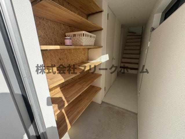 武蔵野市吉祥寺北町３丁目のテラスの玄関