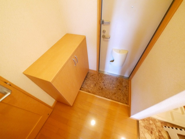 ハイツプルミエの玄関