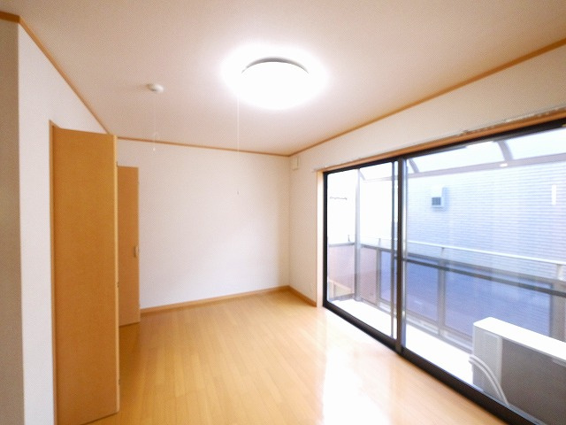 ハイツプルミエの洋室