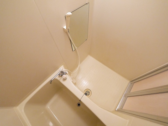 ハイツプルミエの浴室