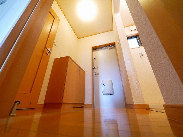 ハイツプルミエの玄関