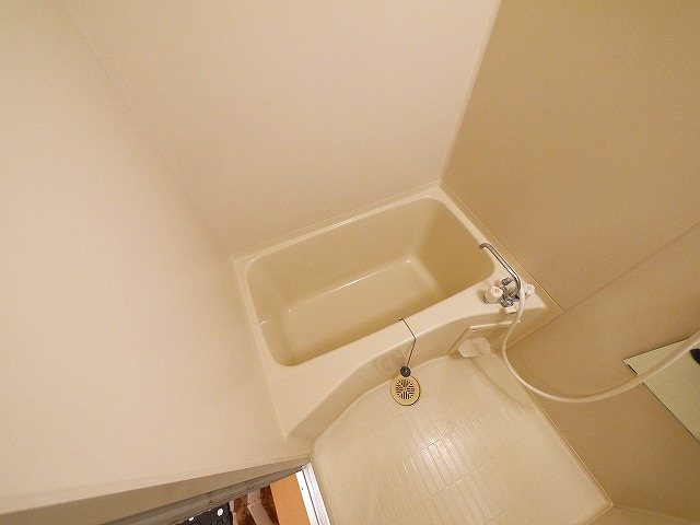 ハイツプルミエの浴室