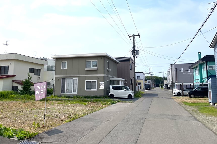 【建築条件付き】花川南2条3丁目　全4区画の前面道路含む現地写真