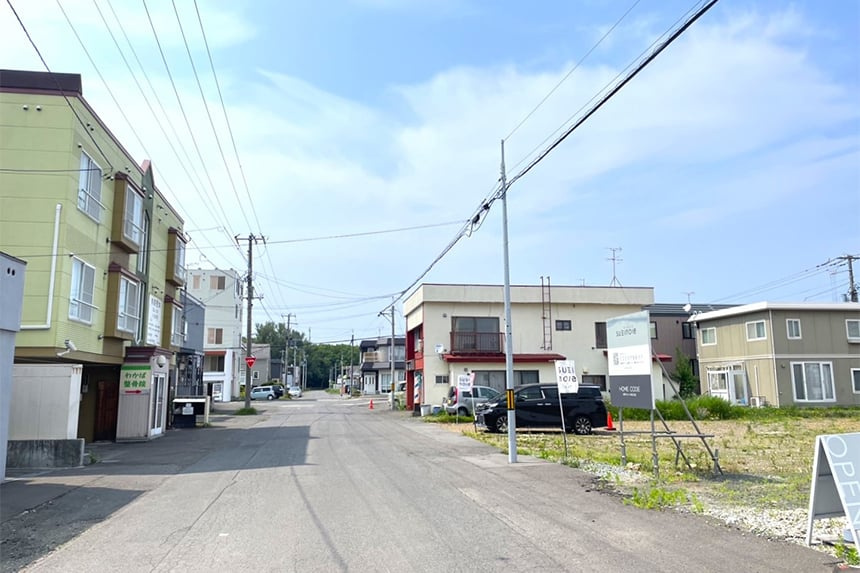 【建築条件付き】花川南2条3丁目　全4区画の前面道路含む現地写真