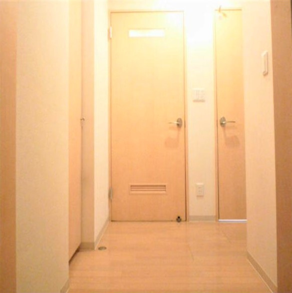 RADIANT IWAIDAの玄関