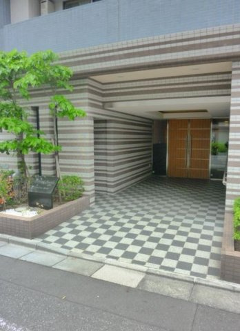 RADIANT IWAIDAのエントランス