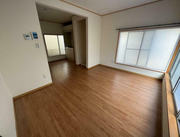 中野区大和町１丁目のアパートの居間・リビング