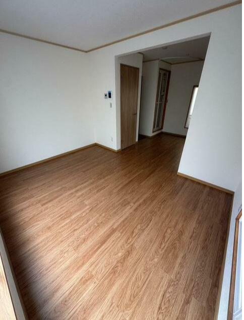 中野区大和町１丁目のアパートの居間・リビング