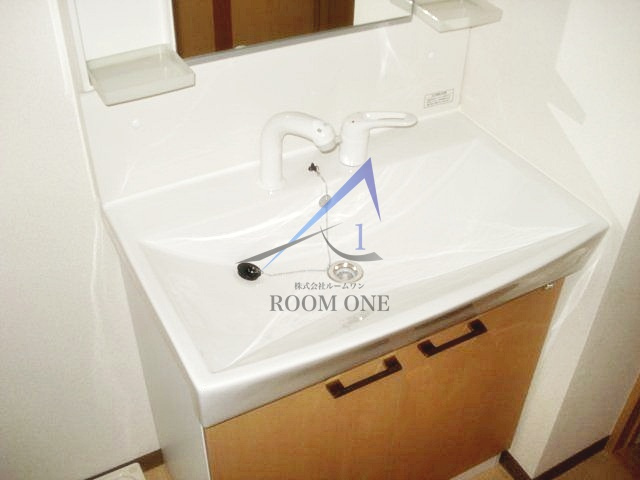 コンフォール日吉の洗面所|独立洗面台です。