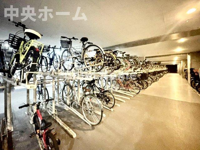 浅草タワーの駐輪場|【自転車置き場】最新の空き状況や費用などの詳細は担当スタッフまでお問い合わせください。