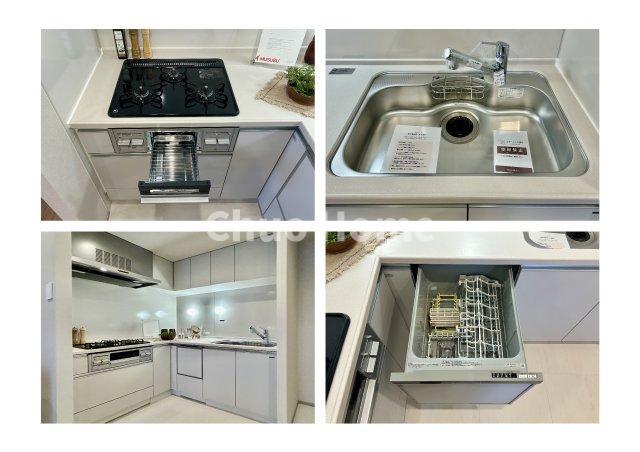 浅草タワーのキッチン|【システムキッチン】ワイドで収納豊富な使い勝手の良いシステムキッチンには、食洗器や伸縮タイプのキッチン水栓、三ツ口コンロ・魚焼きグリルなどの便利な設備が標準完備されています。