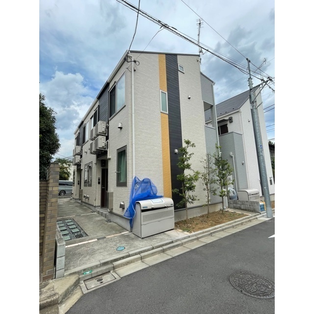 ハーモニーテラス方南町westのエントランス