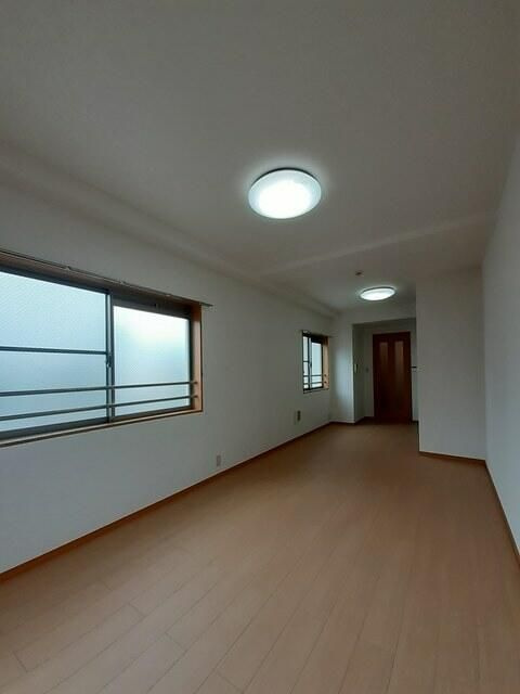 ムーンライトコートの居間・リビング