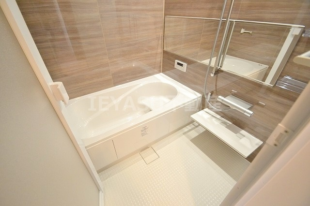 ヴェール高須の浴室