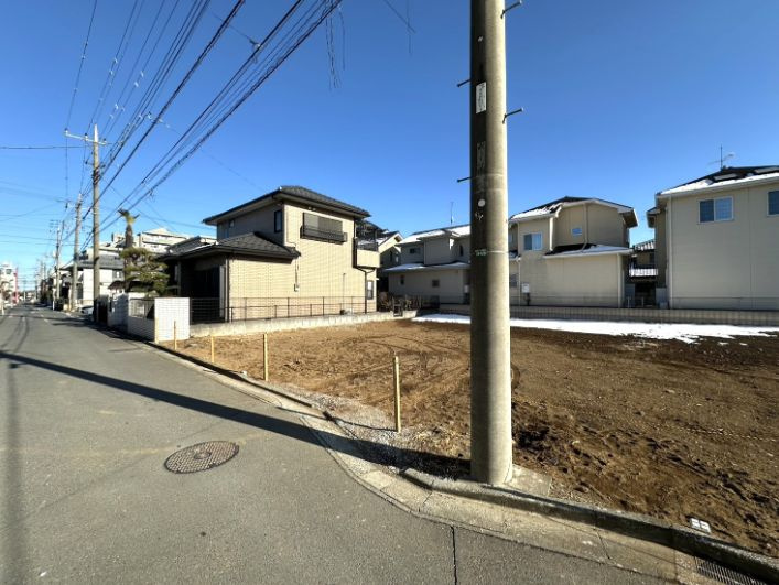 仲介手数料無料　ブルーミングガーデン狭山市富士見１丁目・新築全3棟の前面道路含む現地写真