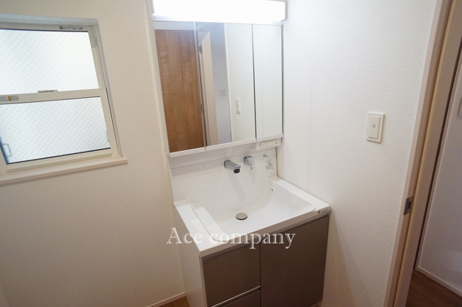 【独立洗面台】 | 八尾市永畑町2丁目 | 洗面室に床下収納付きです♪