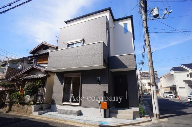 【外観】 | 八尾市永畑町2丁目 | 【開放感のある北東角地！（道路5.7ｍ×4.7ｍ）】ローン返済目安：月々約88422
円（頭金0円、変動金利0.875％、返済期間40年、ボーナス払い無しで試算しています）