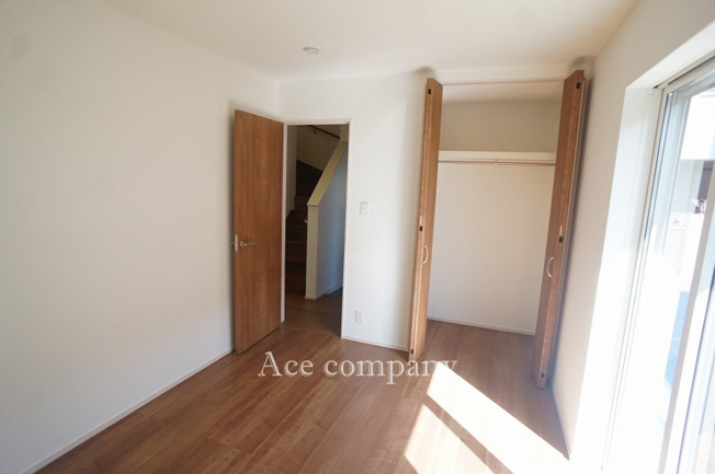 【子供部屋】 | 八尾市永畑町2丁目 | 【1階：洋室6帖】クローゼット完備です♪