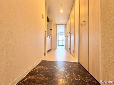 【玄関】 | CREST TAPP新栄 | 収納もある玄関です