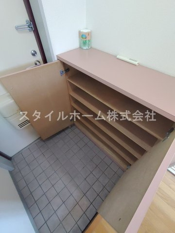 エコール松山の玄関