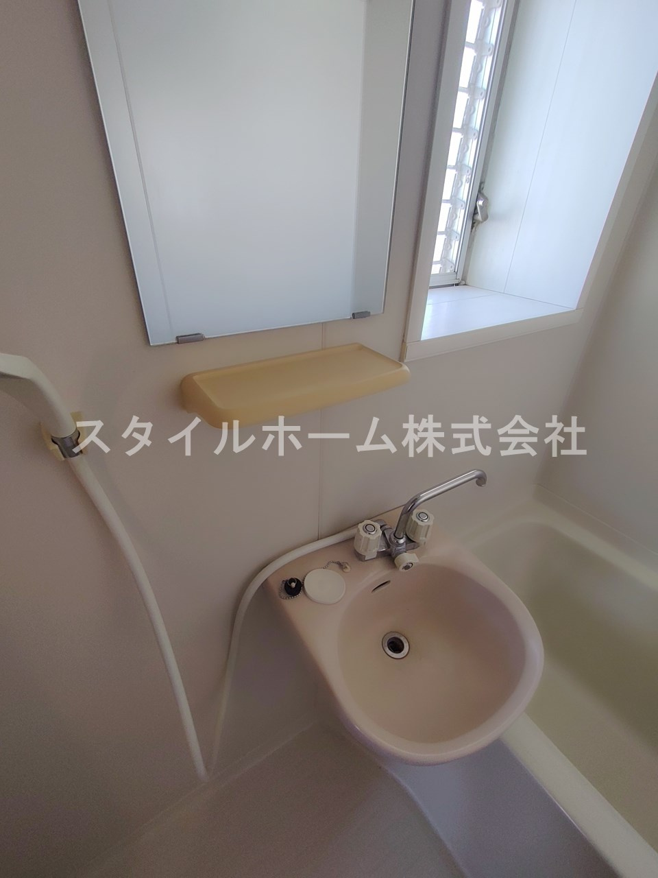 エコール松山の洗面所