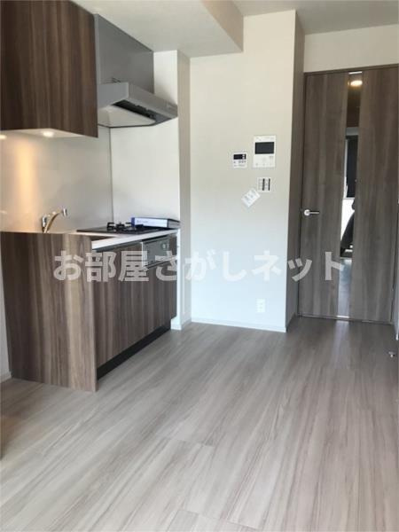 メイクスデザイン芝公園【おとり物件なし】#学生・社会人にオススメ！初期費用分割払いOK！の居間・リビング