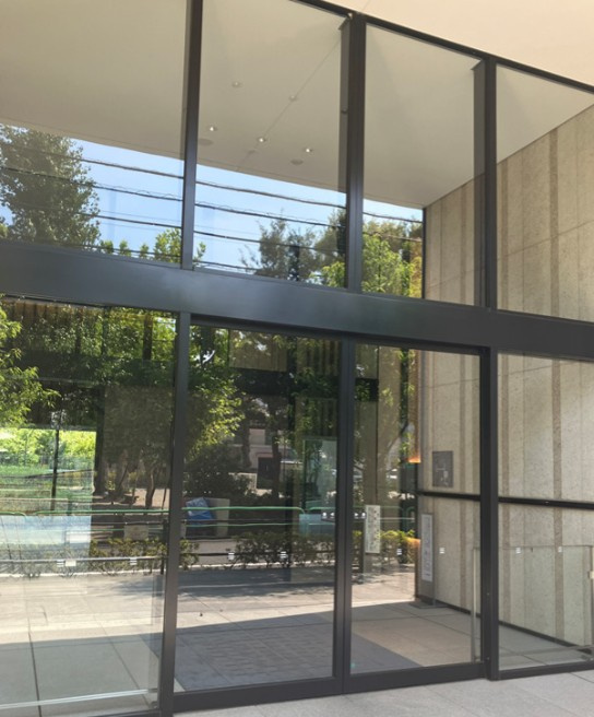 アトラス加賀のエントランス