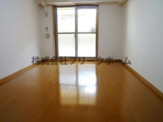 武蔵野市吉祥寺北町４丁目の賃貸マンションの居間・リビング