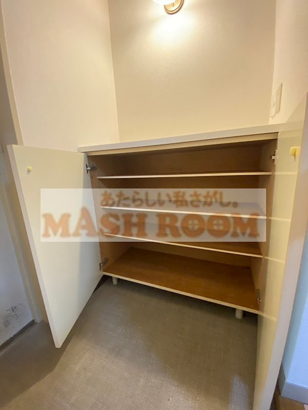 第二佳園ビルの玄関