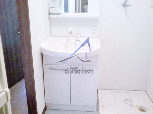 アンプルールフェール白亜の洗面所|独立洗面台です。