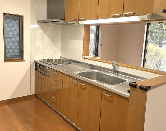 【キッチン】 | 牛久市田宮町　中古戸建 | 料理をしながらでも、ご家族との会話を楽しめる対面式キッチン♪