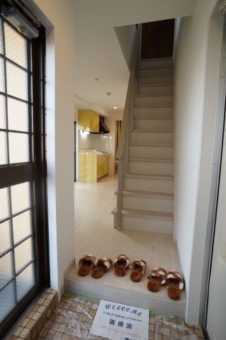 吉村ビルの玄関