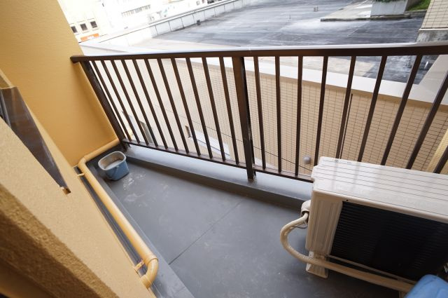 吉村ビルのバルコニー